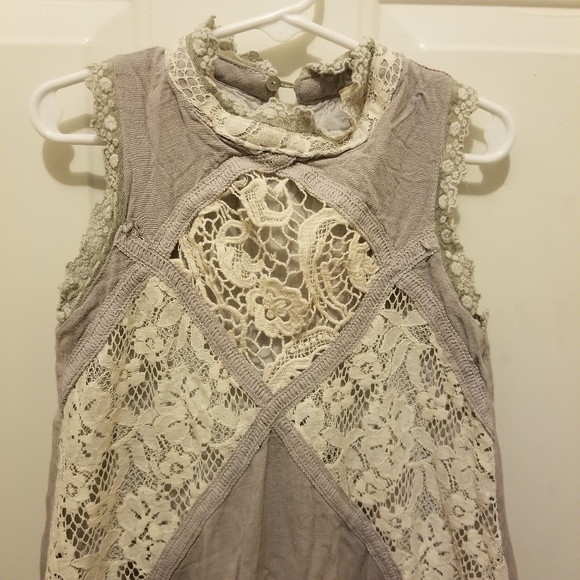 Blouse. Size 7/8 - Picture 2 of 6